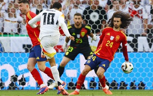 Trọng tài Euro bị coi như "gã hề", không thổi 11m cho Đức dù bóng chạm tay cầu thủ Tây Ban Nha