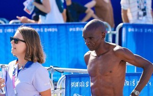 Huyền thoại marathon Kipchoge nói gì sau khi bỏ cuộc ở Olympic Paris 2024?