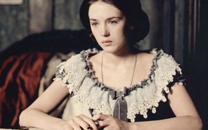 Mối tình bi thảm của con gái đại văn hào Victor Hugo: Rong ruổi khắp thế giới theo tình đơn phương, hoá điên vì không được đền đáp, đến tàn hơi vẫn chờ đợi người mình yêu