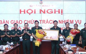 Bàn giao chức trách, nhiệm vụ Phó Tư lệnh Quân khu 7