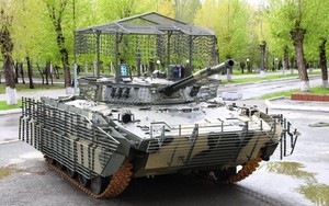 Lô BMD-4M và BMP-3 với lớp bảo vệ đặc biệt được bàn giao cho nhân Ngày Lính dù