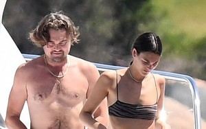 Bạn gái Leonardo DiCaprio khoe dáng