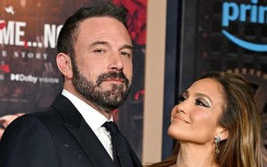 Jennifer Lopez xóa thẳng hình xăm về Ben Affleck