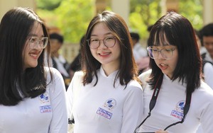 Nét đẹp tinh khôi của nữ sinh TPHCM ngày khai giảng