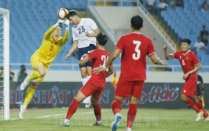 Vừa trở về nước, HLV Nga liền bình luận đầy bất ngờ về một tuyển thủ Việt Nam