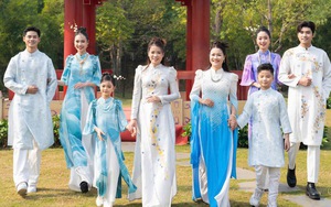 Dàn người mẫu diện áo dài của NTK Hoàng Ly