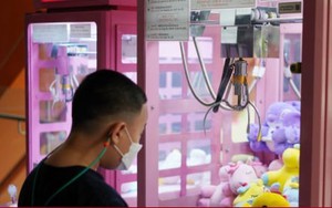 Chuyên gia bày mẹo gắp thú bông 'bách phát bách trúng'