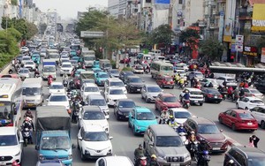 Người dân vật vã vì tắc đường không lối thoát do 'cung vượt cầu'