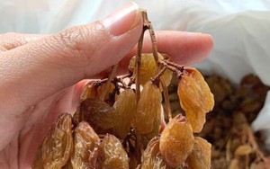 Tết sắp đến, mua trái cây sấy khô cần tránh 5 loại này kẻo ăn toàn "mầm bệnh"
