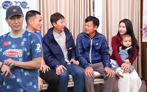 Sang Việt Nam tác nghiệp sớm, HLV Kim Sang-sik làm điều đặc biệt với người hùng AFF Cup 2024