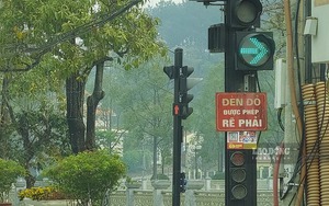 Năm 2025, có 5 trường hợp xe máy rẽ phải khi đèn đỏ mà không bị phạt