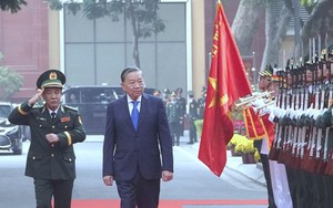 Tổng Bí thư giao nhiệm vụ 'phi nước đại' cho bộ đội biên phòng