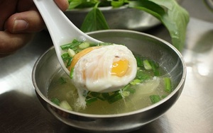 Ăn trứng chần có làm giảm nồng độ cồn trong máu? Trang Thông tin chính phủ khẳng định: Chỉ là biện pháp mang tính tâm lý