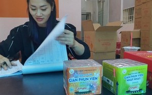 Người dân “thi nhau” mua pháo hoa Z121 về đốt, điểm bán cháy hàng, chợ mạng loạn giá