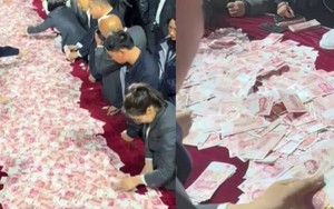 Công ty bày hơn 500 tỷ đồng tiền mặt thưởng Tết cho nhân viên