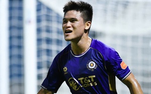 Trò cưng thầy Kim lập công, đội bầu Hiển tiếp đà thăng hoa, trở lại cuộc đua vô địch V.League