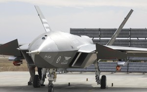 Máy bay chiến đấu không người lái Kizilelma 'cách mạng hóa' bắt đầu thử vũ khí