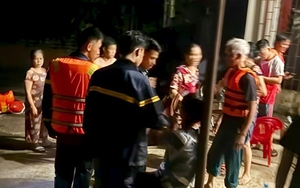 Lật xuồng cứu hộ giữa dòng lũ ở Lạng Sơn, 7 cán bộ được cứu an toàn