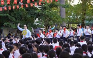 Bất ngờ số tiền của một học sinh lớp 7 ủng hộ đồng bào vùng lũ miền Bắc