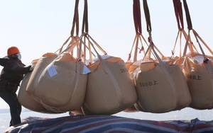 Ukraine bất ngờ đưa hàng trăm tấn hàng vào Việt Nam chỉ trong 1 tháng: Thuế nhập khẩu 0%, nước ta đứng top tiêu thụ trên thế giới