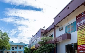 Đình chỉ nhân viên từ chối suất ăn từ thiện khi sinh viên đang bị cô lập