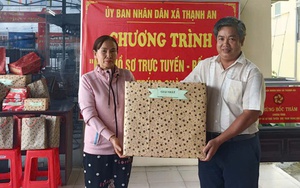 Nhiều người ở một xã của Cần Thơ bất ngờ trúng thưởng khi nộp hồ sơ trực tuyến