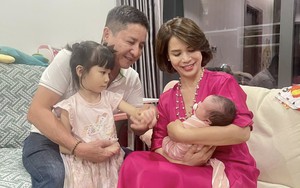 Cuộc sống viên mãn bên bạn gái kém 18 tuổi của nguyên lãnh đạo Nhà hát Tuổi Trẻ