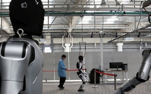 Gần 30 vạn robot Trung Quốc đang cố gắng "cứu rỗi" quốc gia dân số già, thiếu hụt nhân công