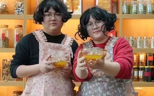 Cặp đôi gây sốt vì có ngoại hình giống hệt nhau: Dân mạng thích thú "Ai là chồng? Ai là vợ?"