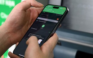 Người đàn ông ra ngân hàng chuyển khoản 140 triệu cho con gái, không lâu sau đã phải báo công an