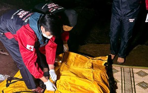 Thi thể nam thanh niên mặc áo có chữ TeamViewer nổi trên sông ở Huế