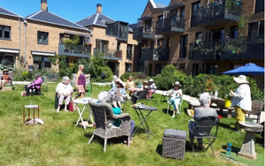 Giáo sư 79 tuổi xây biệt thự 500m2 rủ 13 người bạn cùng tới dưỡng già: "Sống cùng nhau sẽ bớt cô đơn, nhưng..."