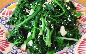 Loại rau tốt bậc nhất thế giới, có thể chống ung thư: Người Anh chỉ dùng trang trí, người Việt nấu đủ món