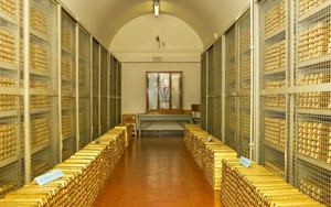 Nợ công gần 140% GDP, nước châu Âu có dự trữ vàng hơn 2.400 tấn quyết không bán dù chỉ 1 thỏi để trả nợ, coi vàng là tài sản cuối cùng để bảo vệ quốc gia khỏi mọi khủng hoảng