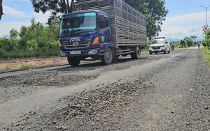 UBND tỉnh Gia Lai chỉ đạo làm rõ vụ  "Ngán ngẩm đường vừa làm xong đã nát bươm"