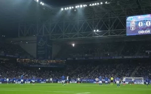 Cầu thủ tạm dừng trận đấu để phản đối đưa các trận đấu La Liga đến Mỹ