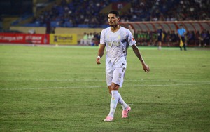 Đỗ Hoàng Hên chính thức “chào sân”, HLV Kim Sang-sik nhận hàng loạt tin vui