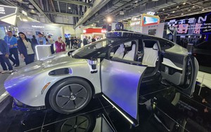 Lần đầu xuất hiện ngoài đời xe tự lái hoàn toàn đầu tiên trên thế giới do VinFast sản xuất