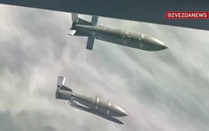 Lần đầu sử dụng bom phản lực cải tiến tầm xa... 200 km trên chiến trường