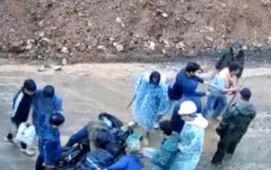 CLIP: Vây bắt đối tượng chở một bao tải chứa ma tuý