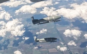 Làm cách nào để chống lại bom lượn tầm xa 200 km?