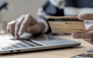 Nợ thẻ tín dụng không trả, nhiều người bị ngân hàng khởi kiện