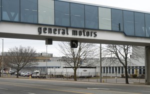 GM đóng cửa một nhà máy sản xuất xe tải điện khiến 1.200 lao động mất việc, thừa nhận thị trường ‘phát triển chậm’