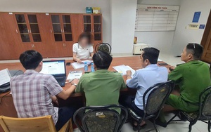 Sáu người mẫu mặc váy in logo lạ, công ty ở TP HCM bị phạt