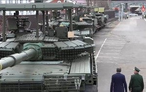 Số lượng xe tăng chiến đấu chủ lực T-80 bất ngờ tăng vọt