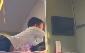 Nhìn đứa trẻ trong bức ảnh, không khó hiểu nếu gia đình này về sau lụn bại!