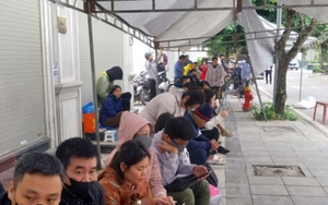 Nhà ở xã hội Đông Anh: Chủ đầu tư dựng nhà bạt cho dân xếp hàng nộp hồ sơ