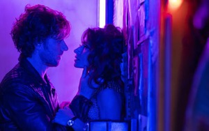 Cảnh nóng bí ẩn nhất phim Sex/Life: Chỉ 3 giây nhưng khiến cả thế giới đòi kiểm chứng