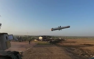 Ấn Độ chi 8,8 tỷ USD mua tàu chiến, tên lửa