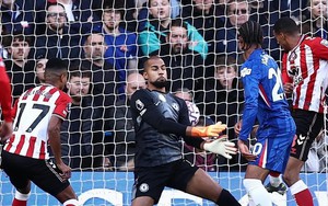 Thắng ngược trên sân Chelsea, Sunderland vươn lên nhì bảng